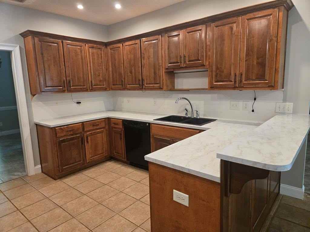 585 Cecily Dr - Photo 7 of 43