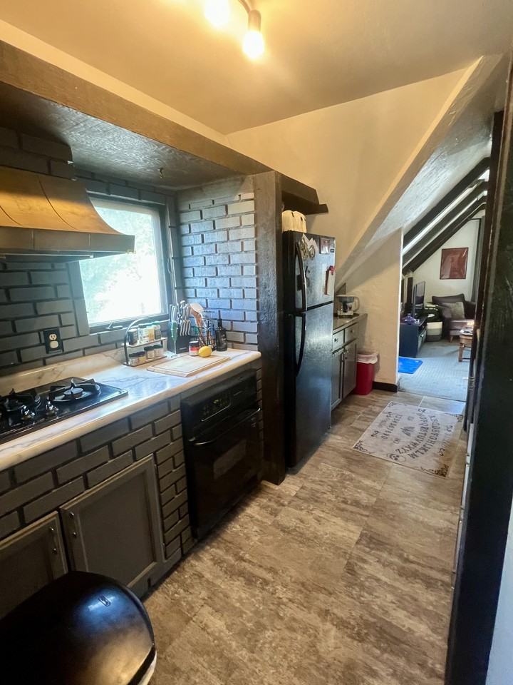2959 N Oakland Ave Uppr #2959 - Photo 4 of 18