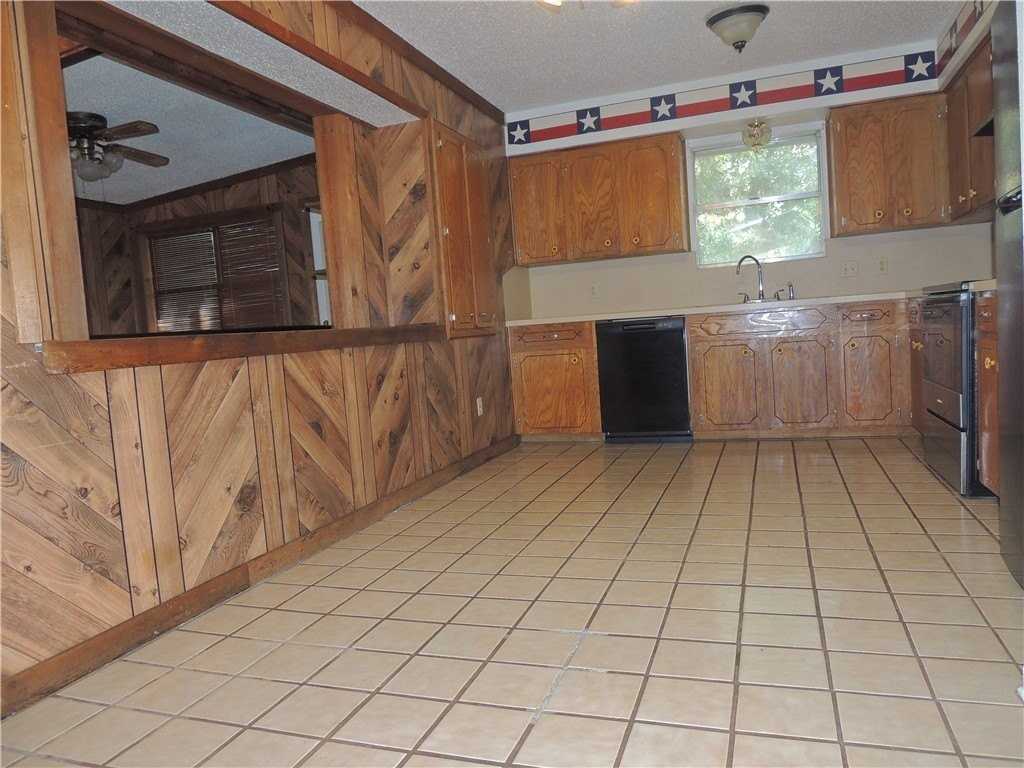 2187 Glenwood Dr - Photo 4 of 10