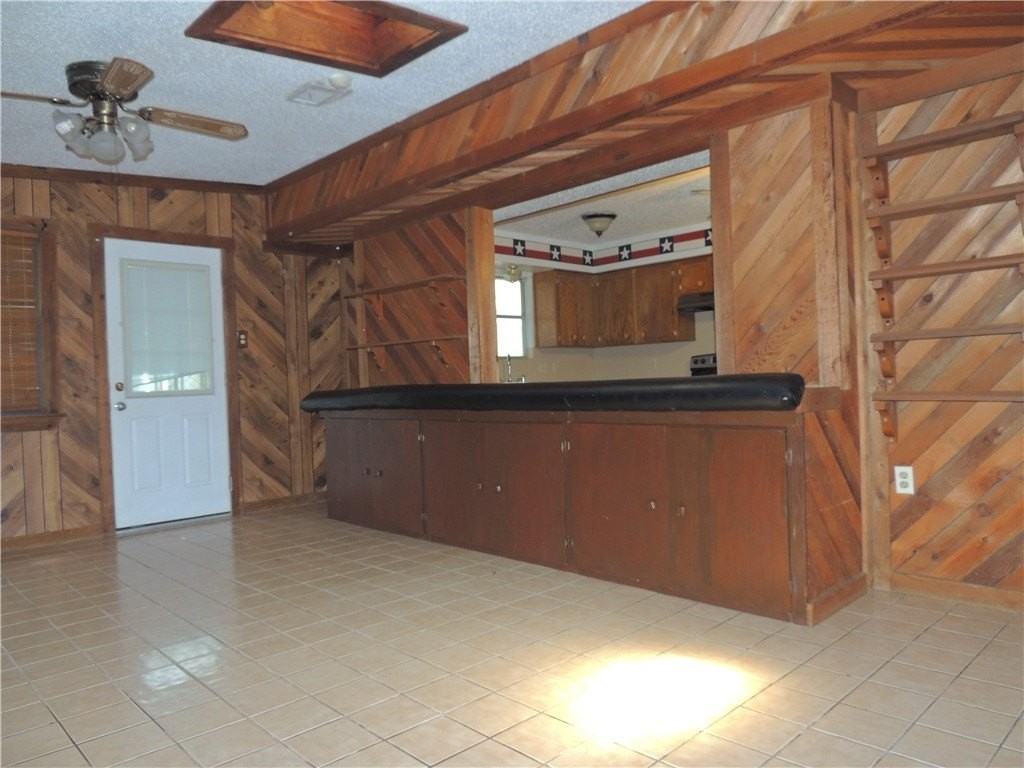 2187 Glenwood Dr - Photo 5 of 10