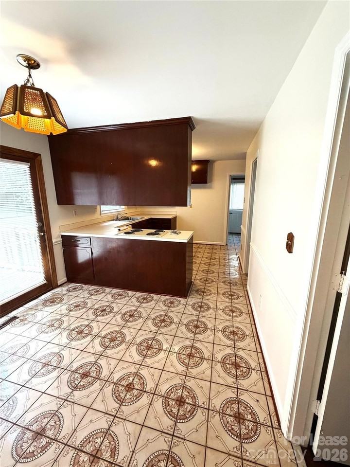 5016 Vescova Ct - Photo 5 of 18