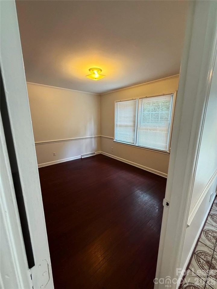 5016 Vescova Ct - Photo 6 of 18