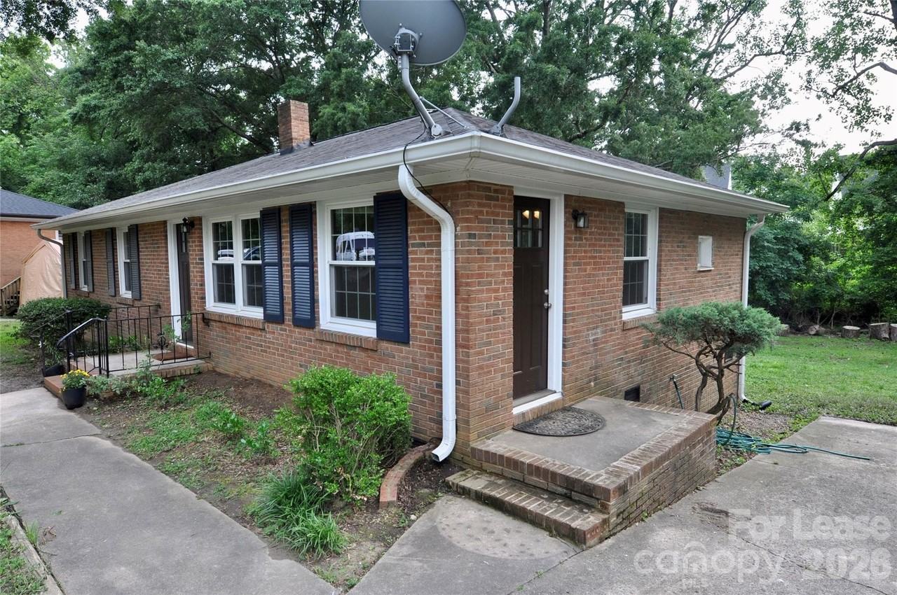 118 Kenmore Dr - Photo 4 of 31
