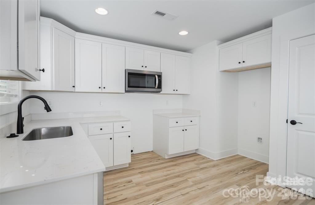 259 Patterson Ave Se - Photo 3 of 13
