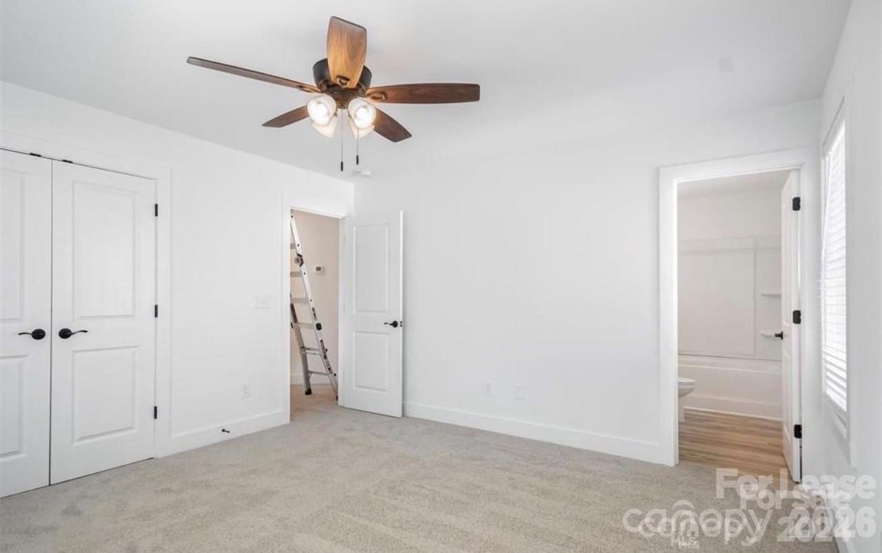 259 Patterson Ave Se - Photo 7 of 13