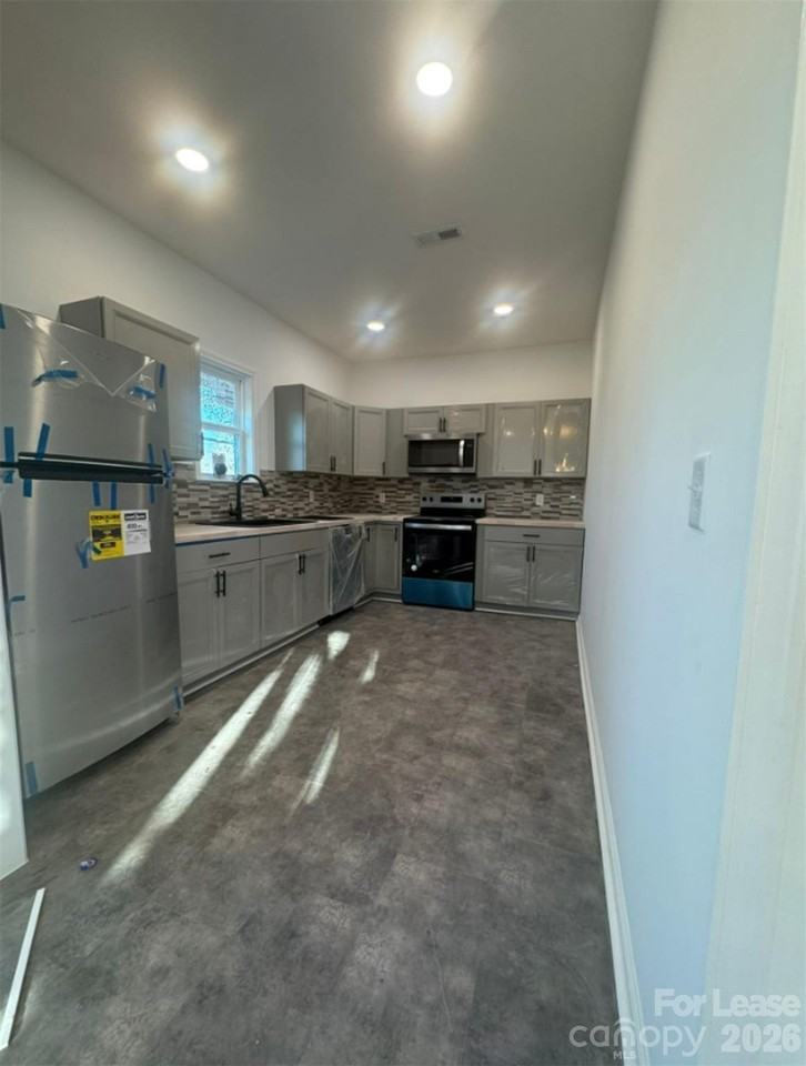 201 S Market St - Photo 4 of 8