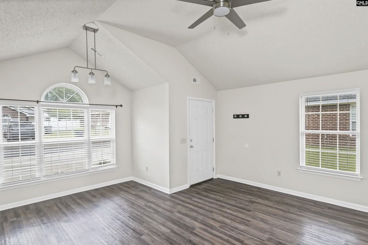 107 Hutto Hill Ln - Photo 5 of 34