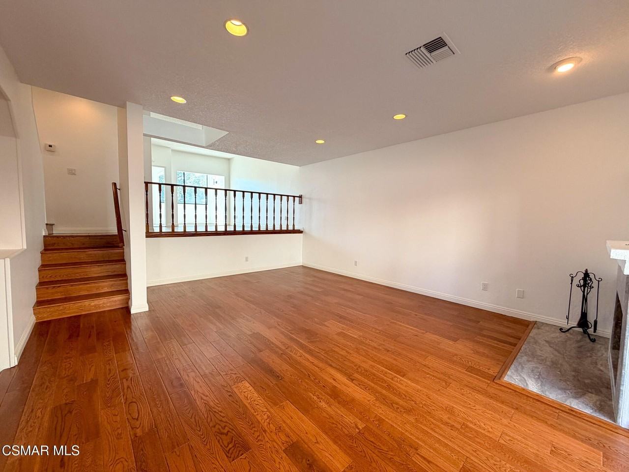 18242 Burbank Blvd #8 - Photo 3 of 38