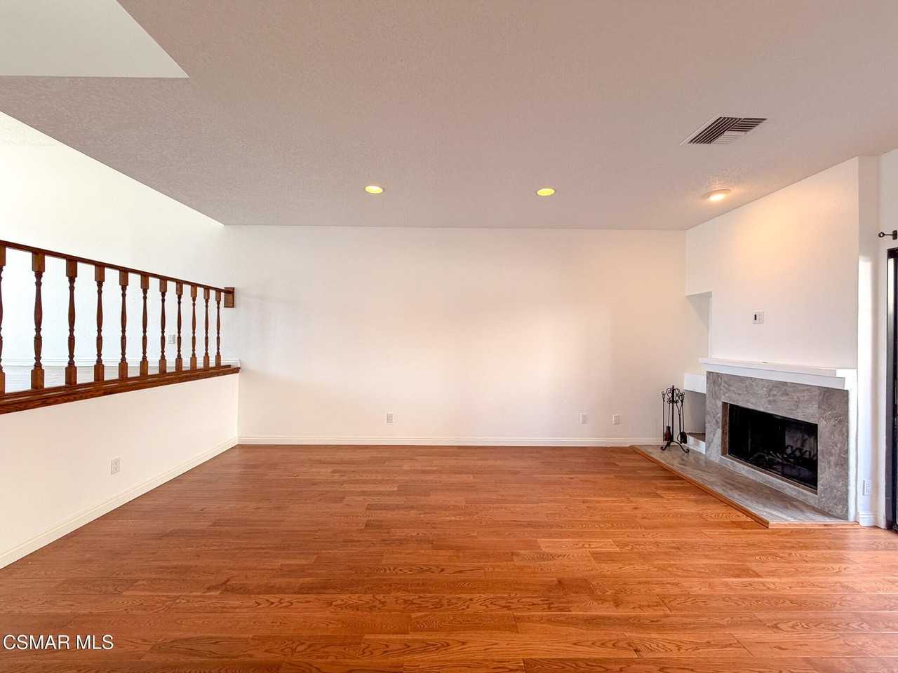 18242 Burbank Blvd #8 - Photo 5 of 38