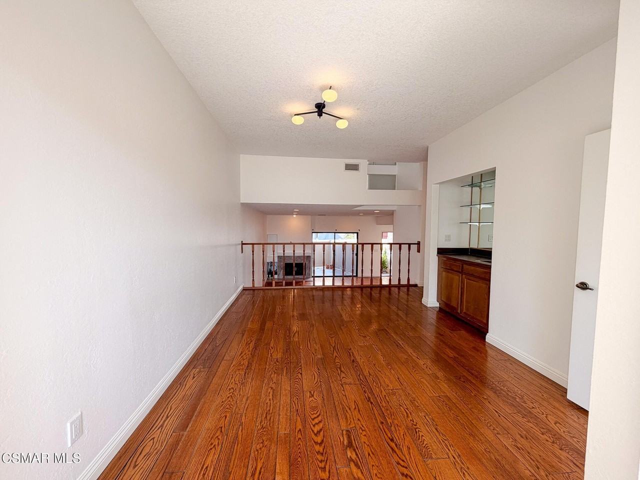 18242 Burbank Blvd #8 - Photo 7 of 38