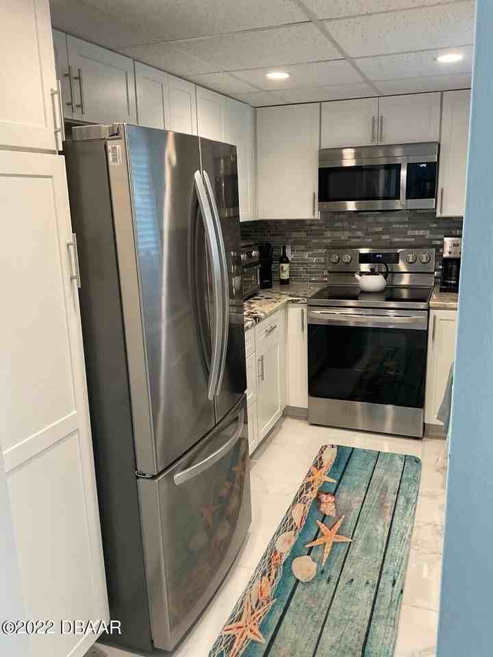 100 Silver Beach Ave #420 - Photo 3 of 17