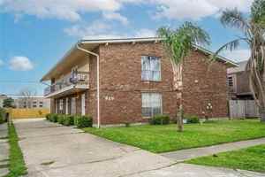 featured image of 828 Vouray Dr