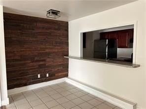 828 Vouray Dr - Photo 3 of 9