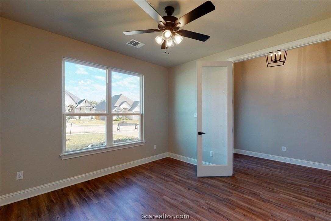 3908 Eskew Dr - Photo 4 of 23
