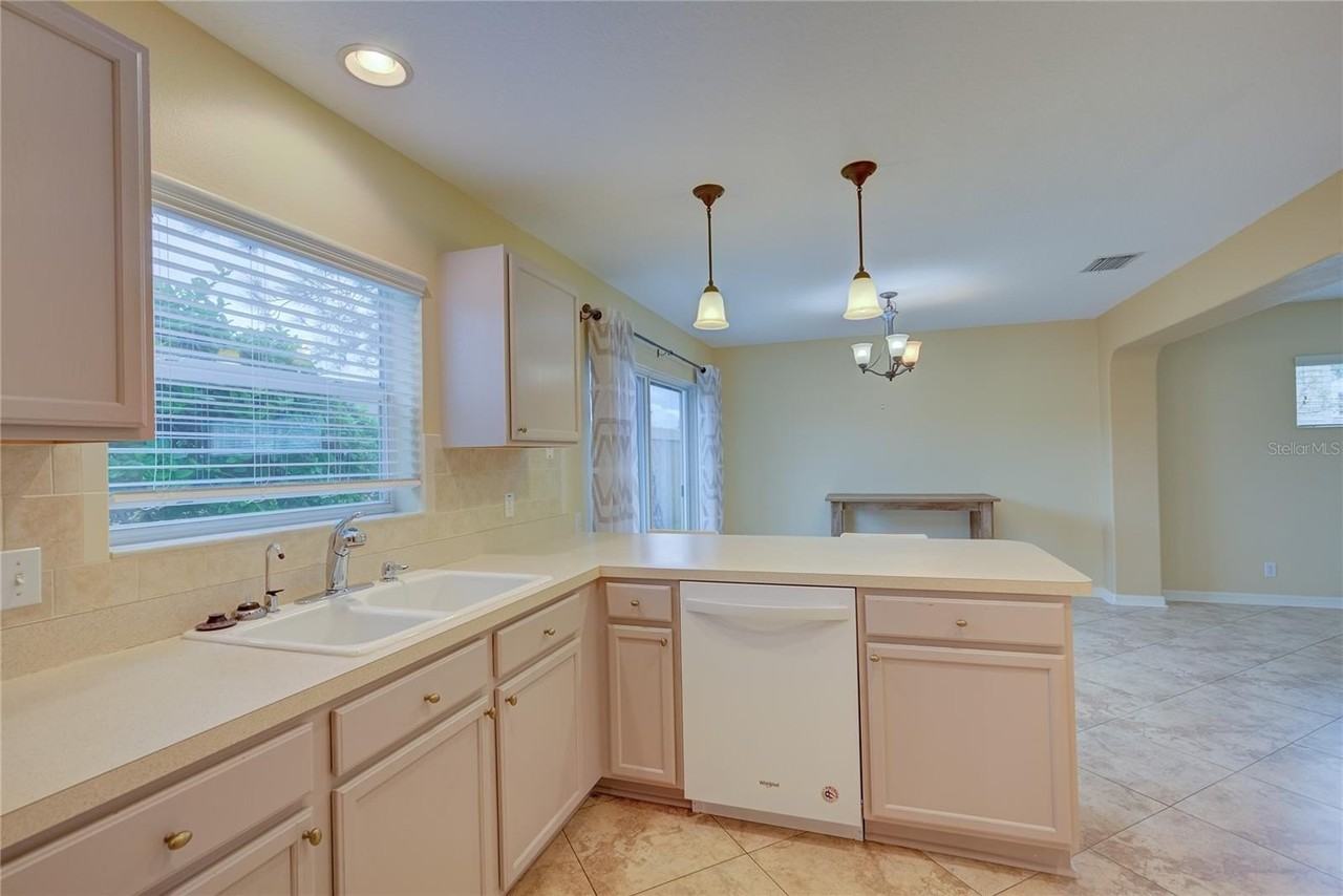13298 Thoroughbred Loop - Photo 7 of 29