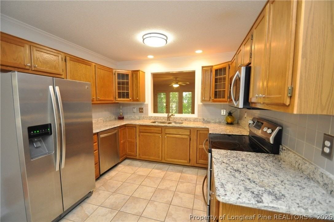 240 Beechtree Dr - Photo 5 of 33