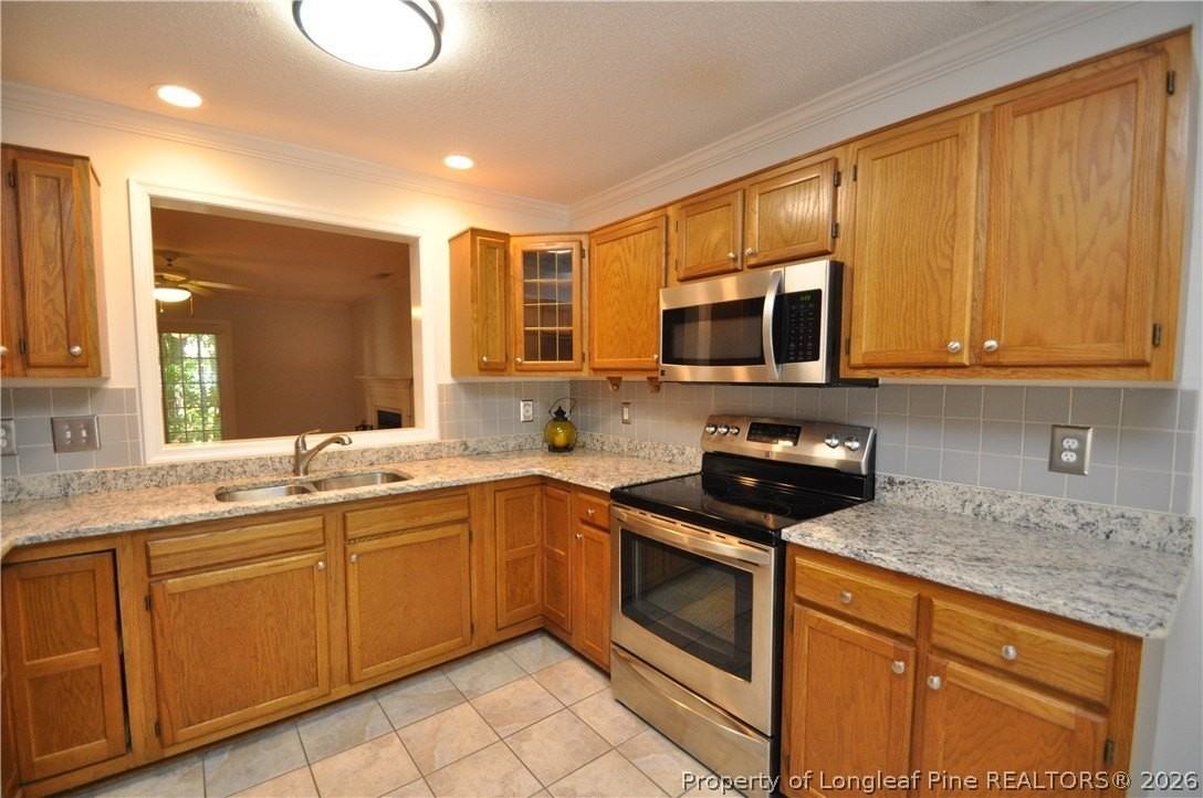 240 Beechtree Dr - Photo 6 of 33