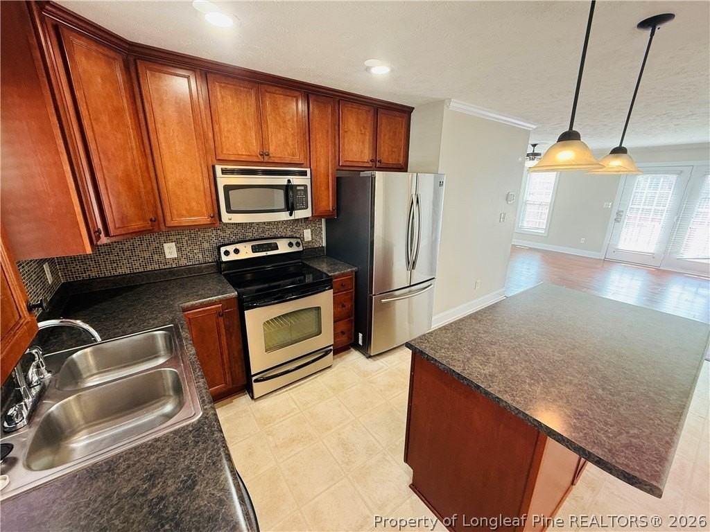 5802 Kessinger Ct - Photo 7 of 19