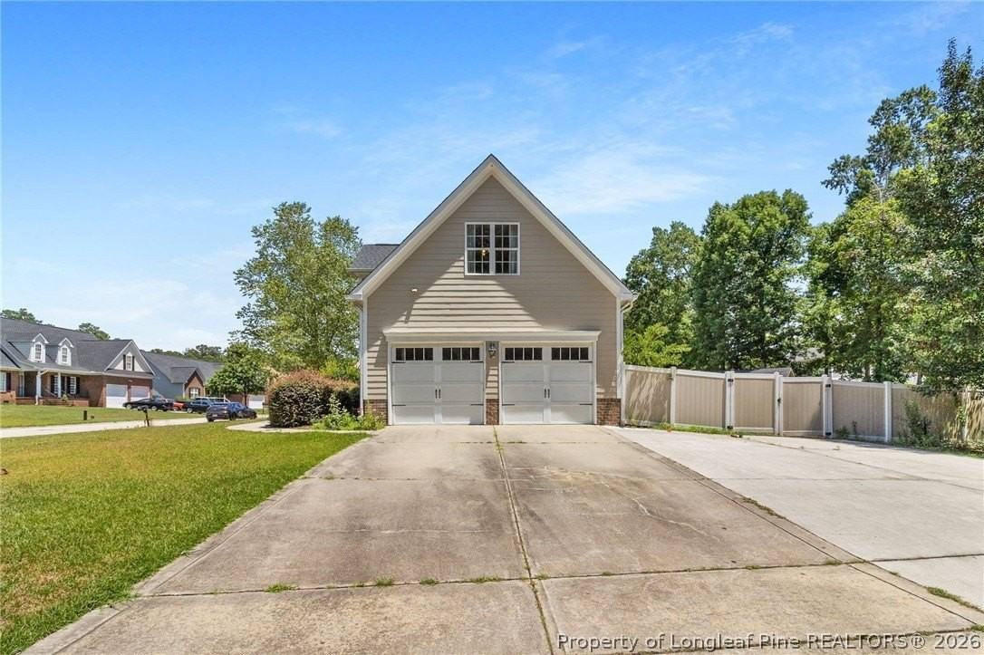 5802 Rainsford Dr - Photo 3 of 43