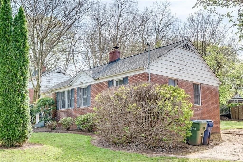 388 Ashley Ave Ne - Photo 4 of 26