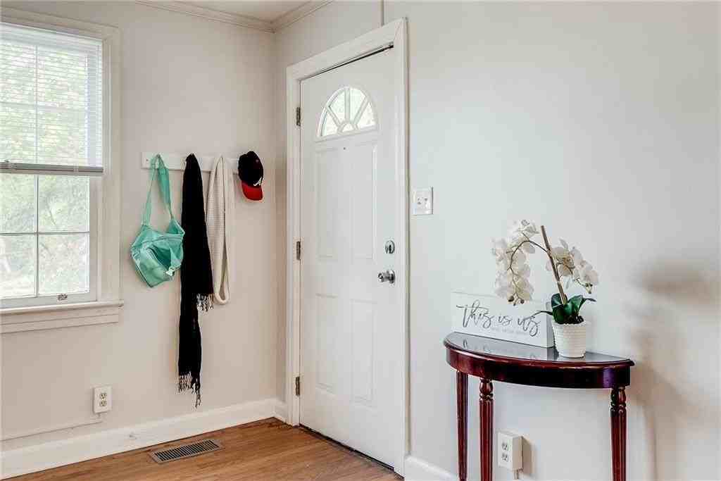 388 Ashley Ave Ne - Photo 6 of 26