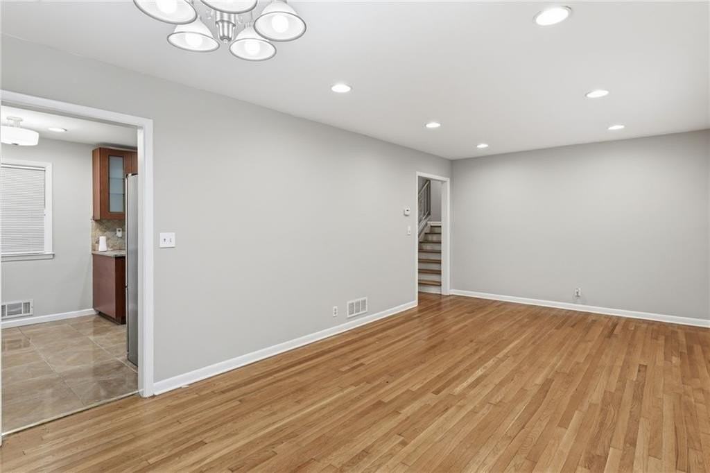 4411 Langdon Dr - Photo 3 of 34