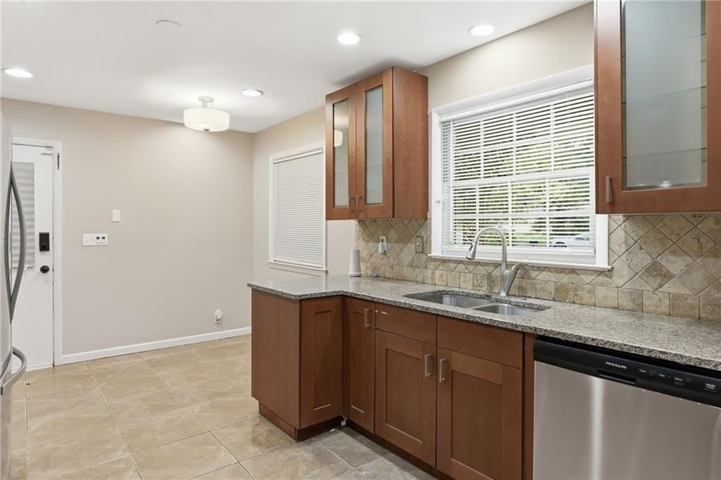 4411 Langdon Dr - Photo 5 of 34