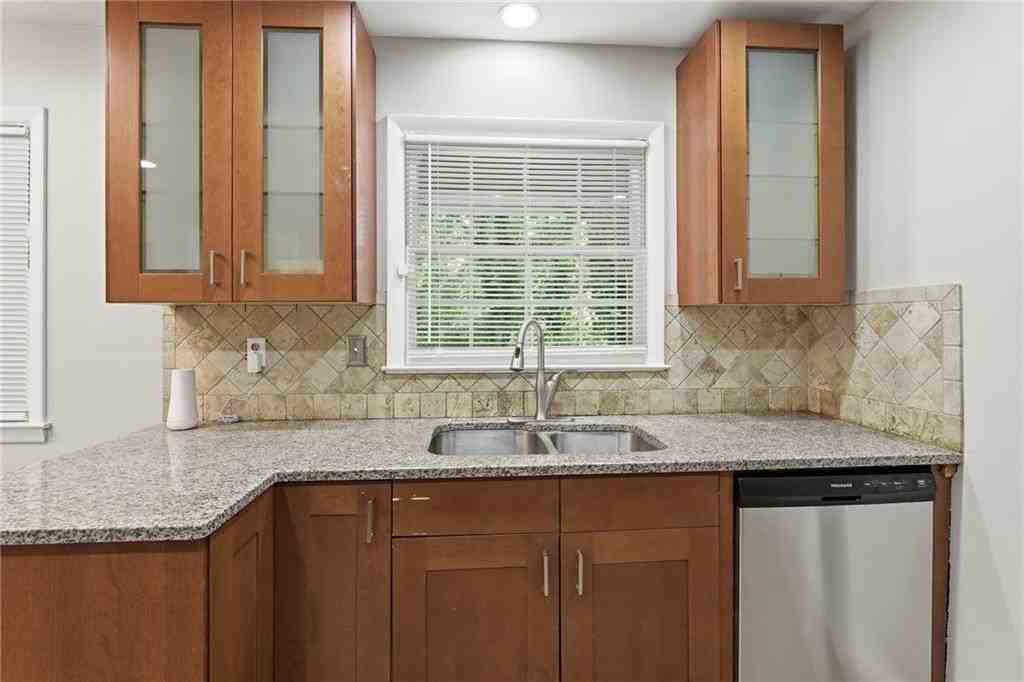 4411 Langdon Dr - Photo 6 of 34