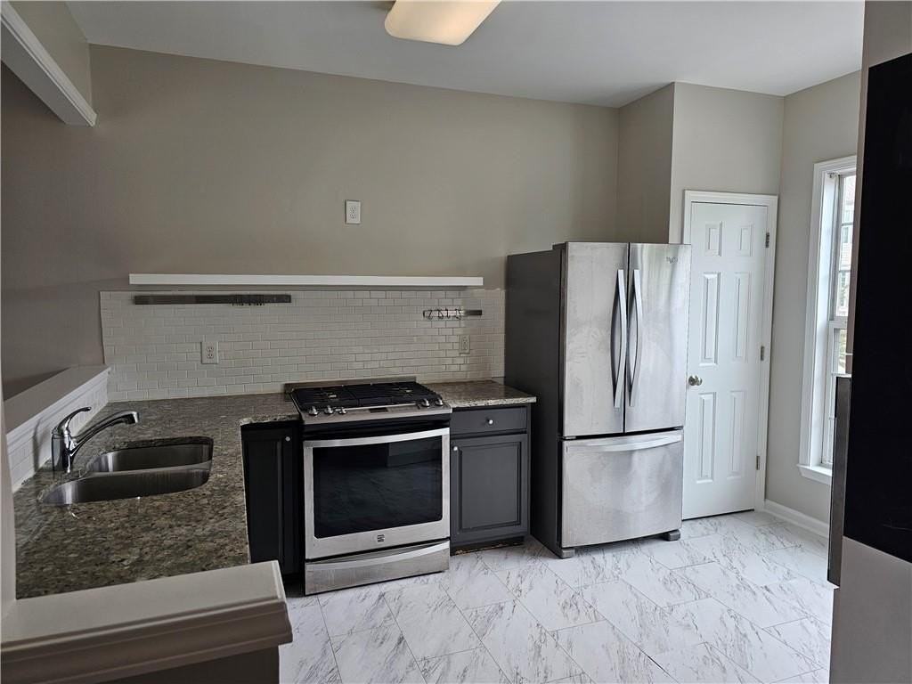 1021 Thornborough Dr - Photo 2 of 33