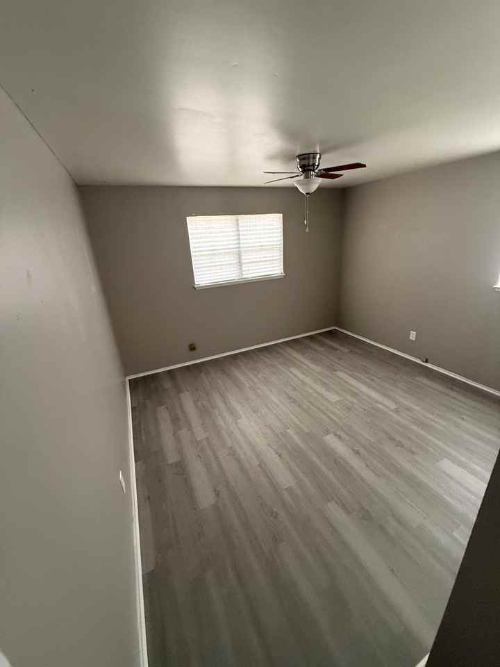 3005 N Hill St #1 - Photo 3 of 7