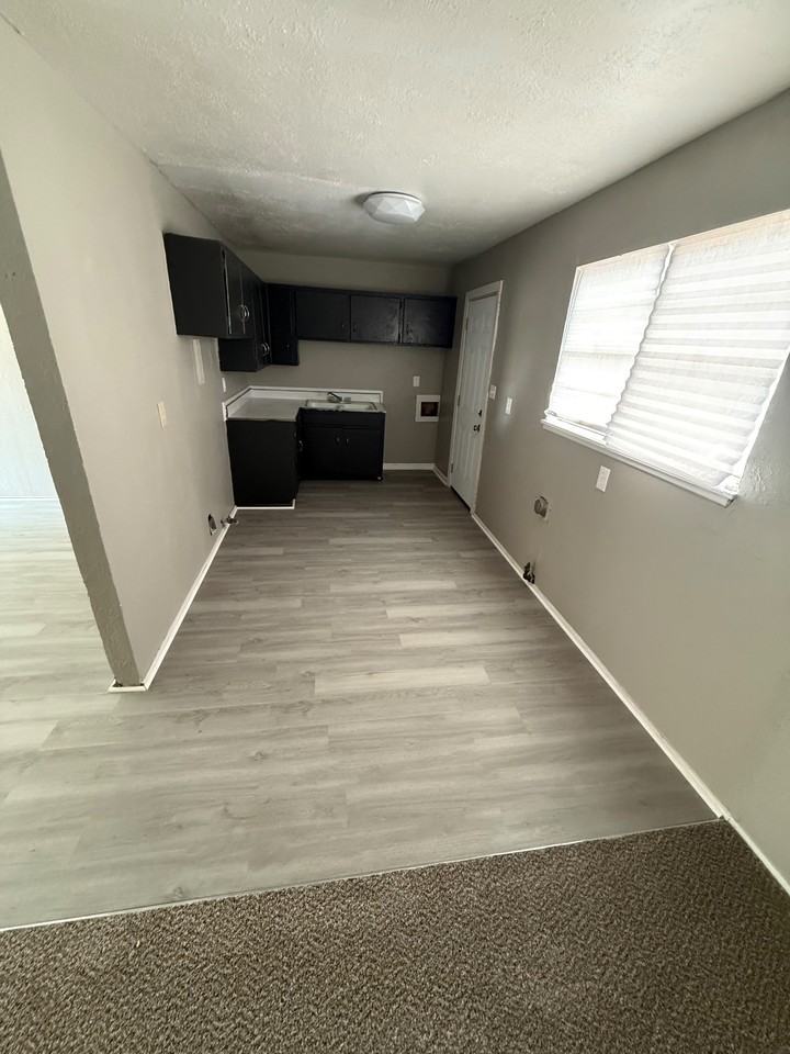 3005 N Hill St #1 - Photo 6 of 7