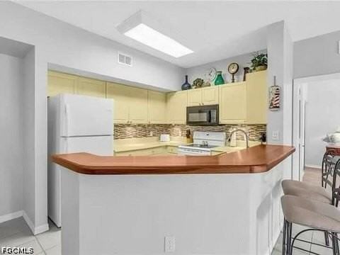 15645 Ocean Walk Cir #213 - Photo 6 of 16