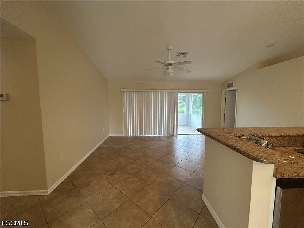 6012 Thrush Ave - Photo 4 of 19