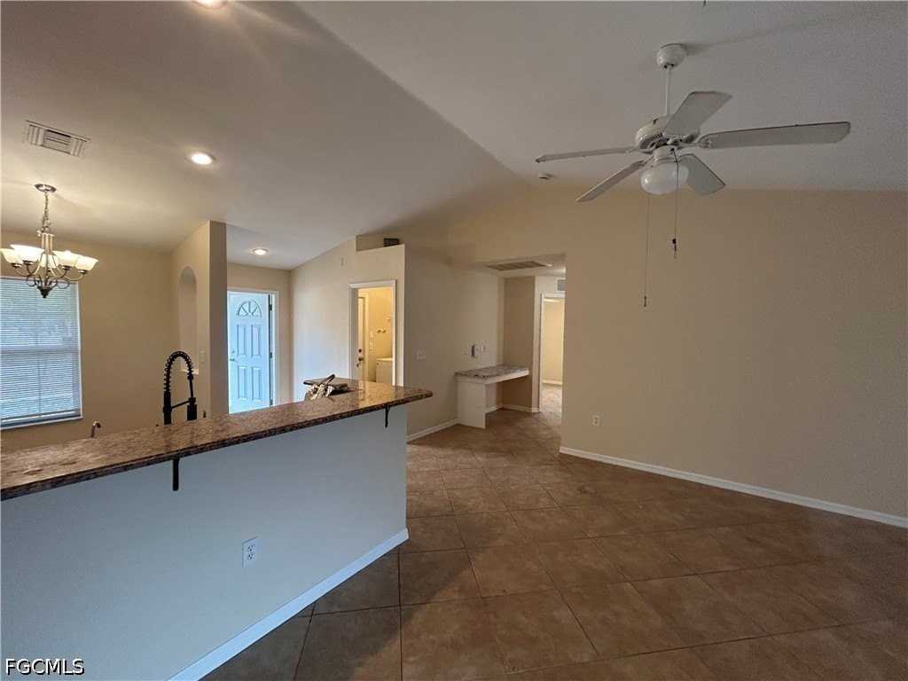6012 Thrush Ave - Photo 5 of 19