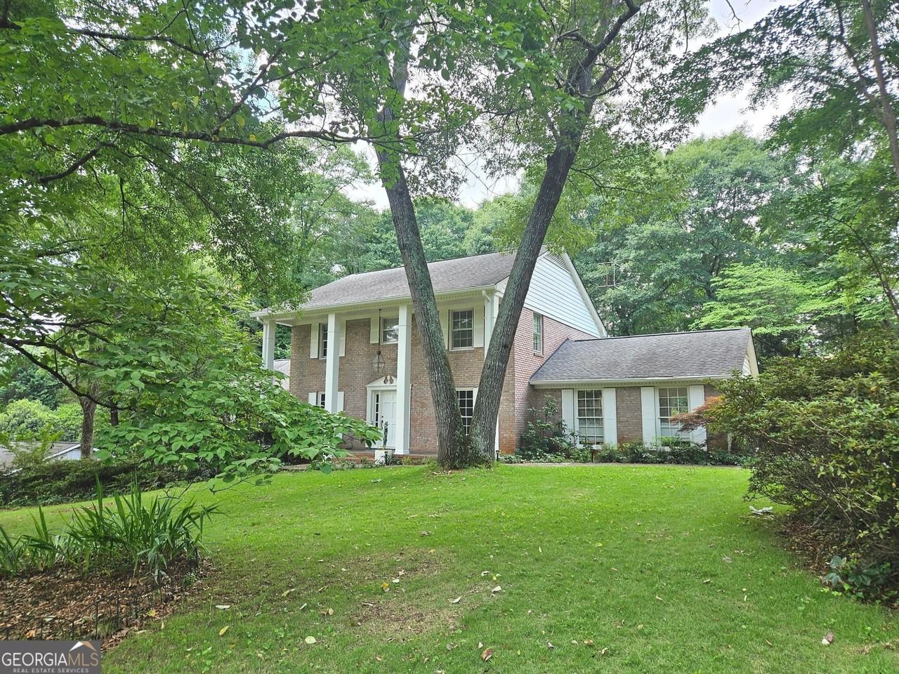 615 Kings Rd - Photo 7 of 37