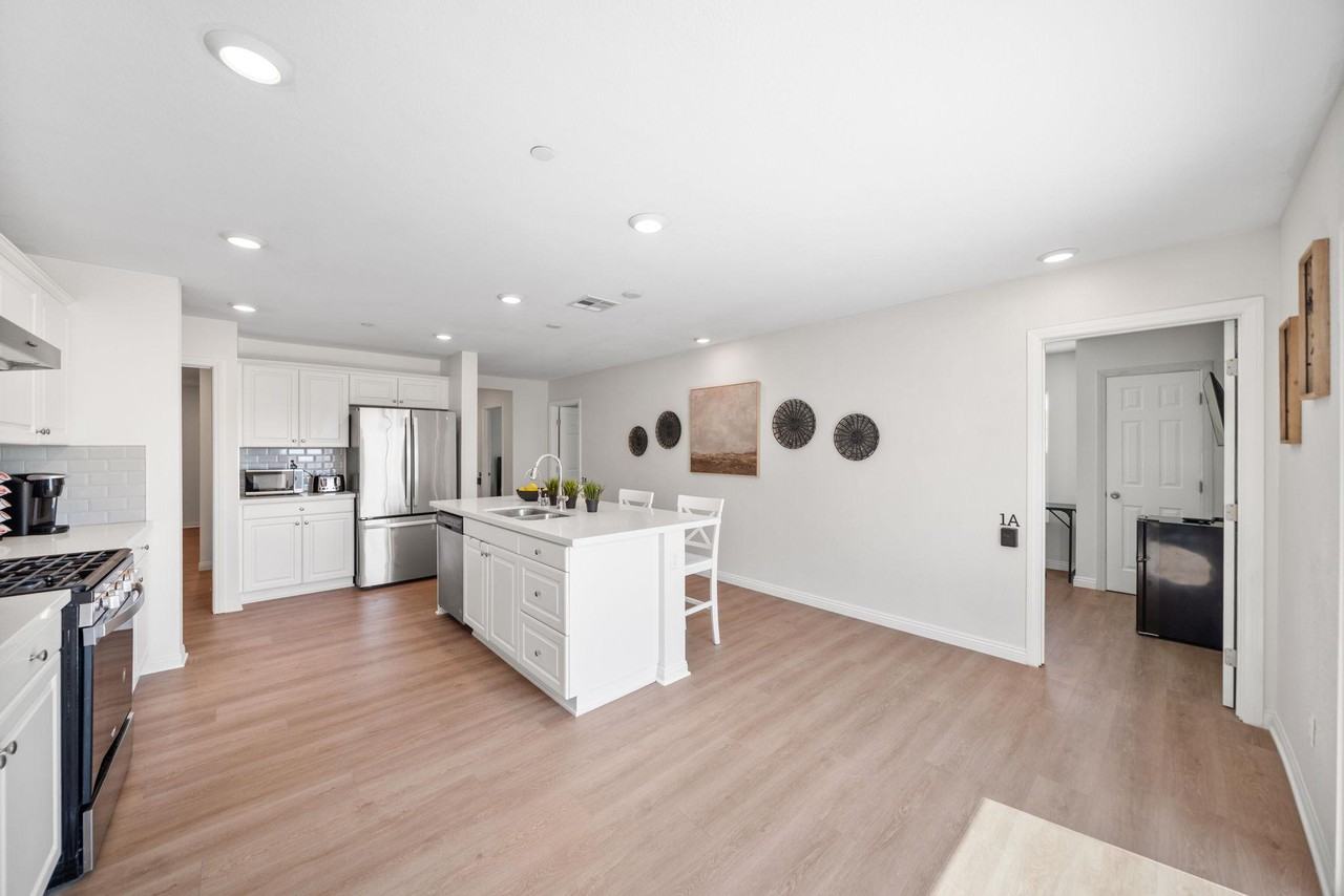 Willow Dr - Photo 5 of 11
