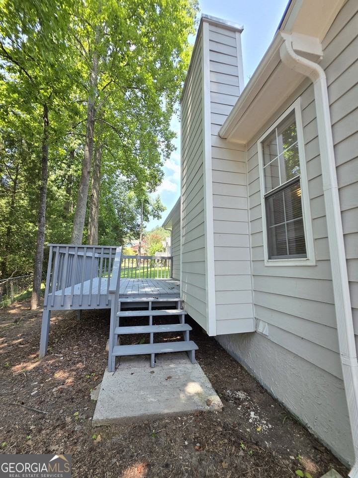 232 Hampton Dr - Photo 6 of 22
