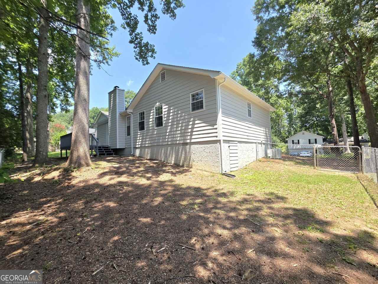 232 Hampton Dr - Photo 7 of 22