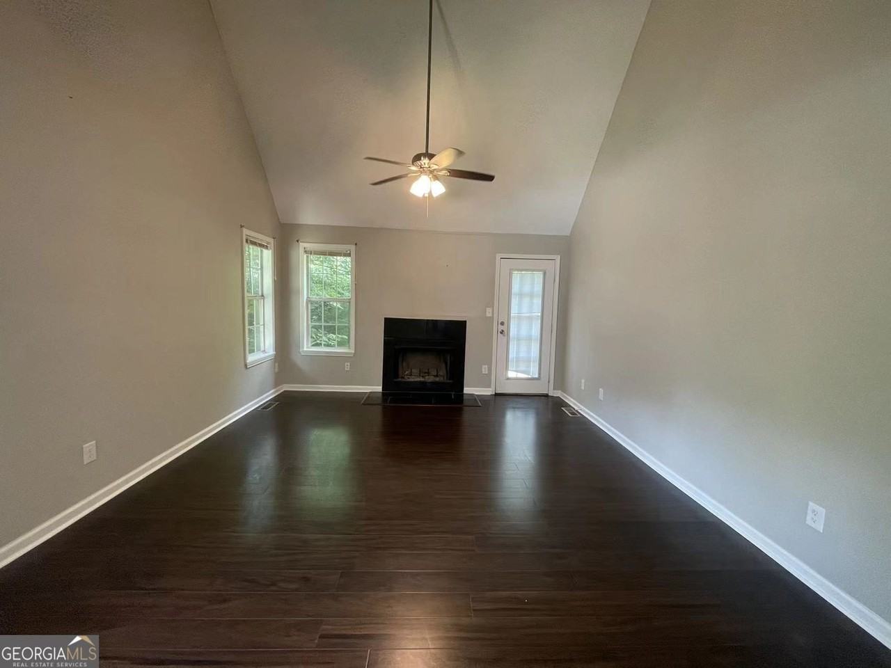1437 Shiloh Way Nw - Photo 3 of 21