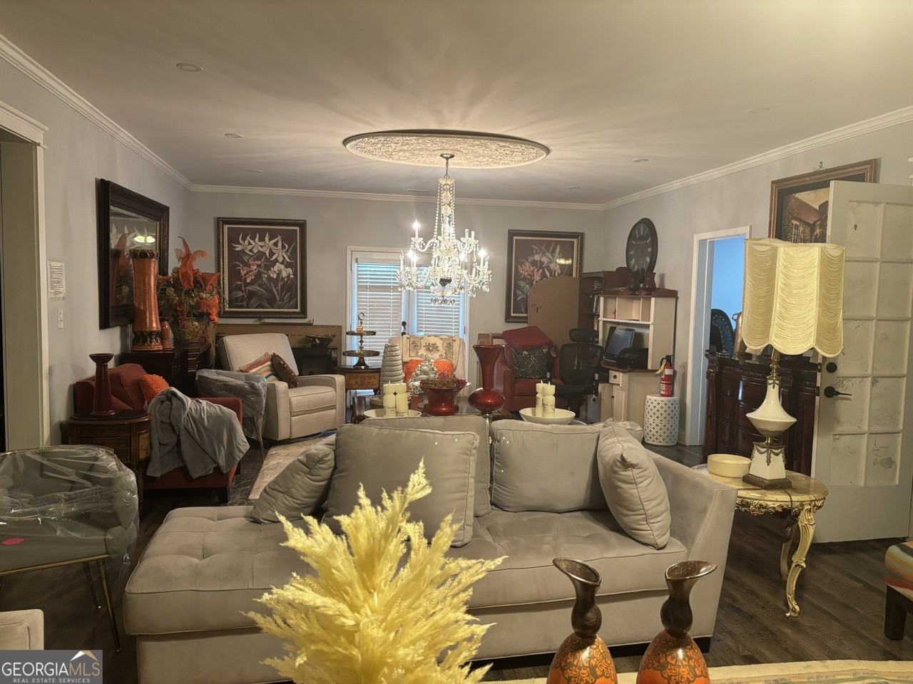 341 Warwick Pl - Photo 4 of 5