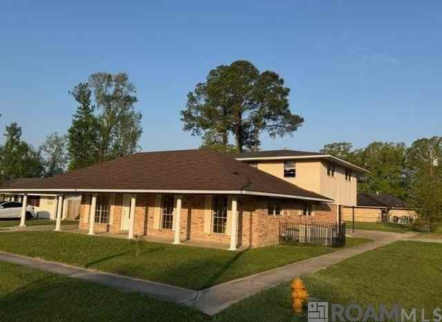 1789 Lombard Dr - Photo 3 of 6