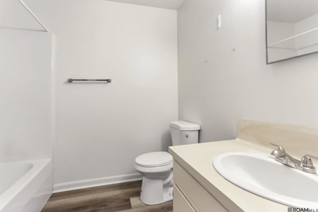309 Hewitt Rd #B - Photo 7 of 9