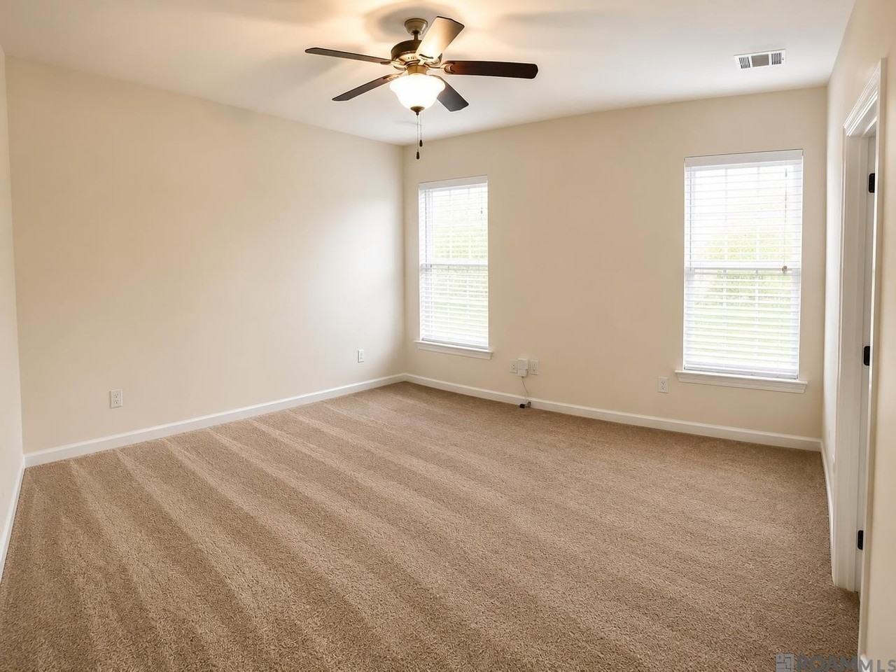 1418 Gardenia Ln - Photo 7 of 19