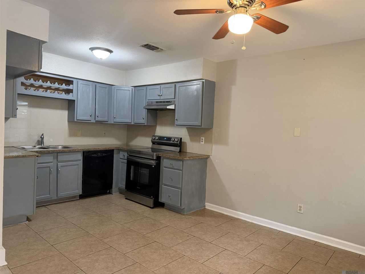 2723 Tifton St - Photo 5 of 12