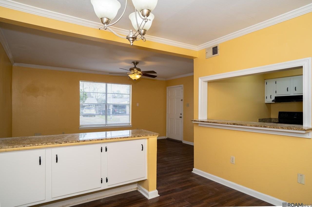 4630 Southpark Dr - Photo 4 of 20