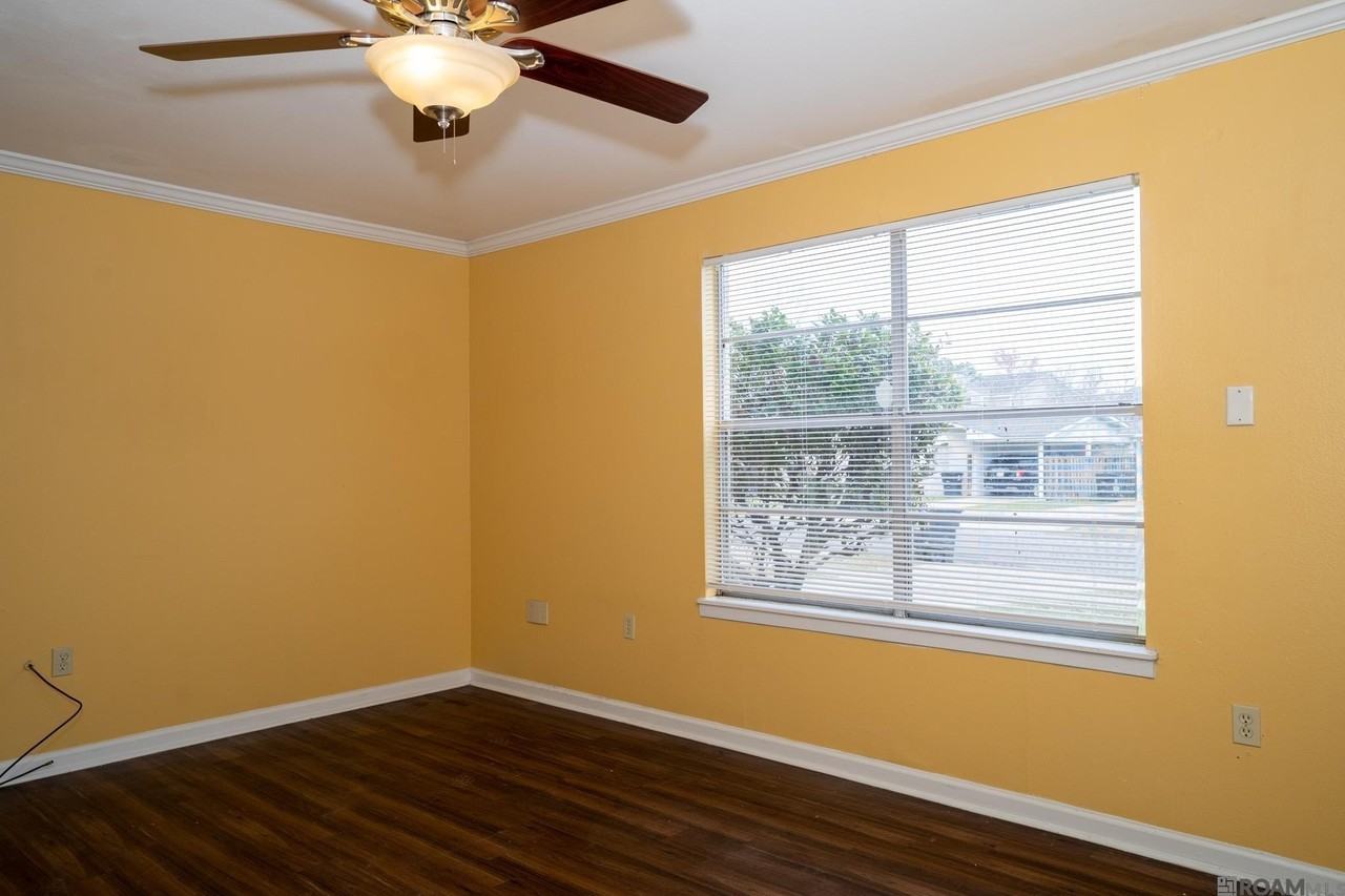 4630 Southpark Dr - Photo 5 of 20