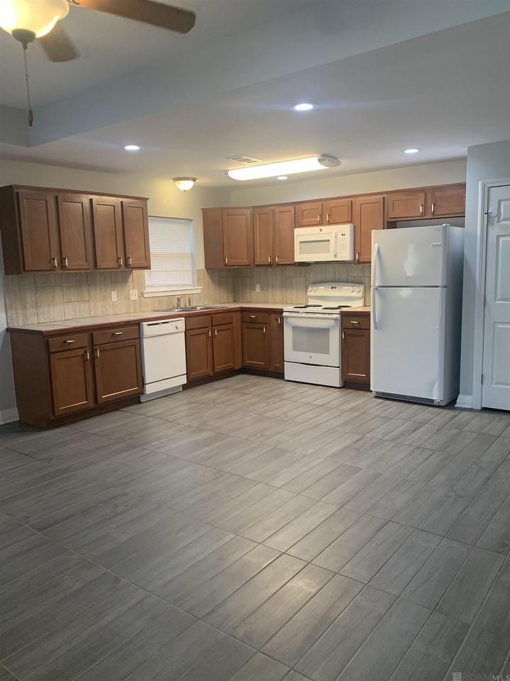 14296 Cassie Ln #B - Photo 3 of 10