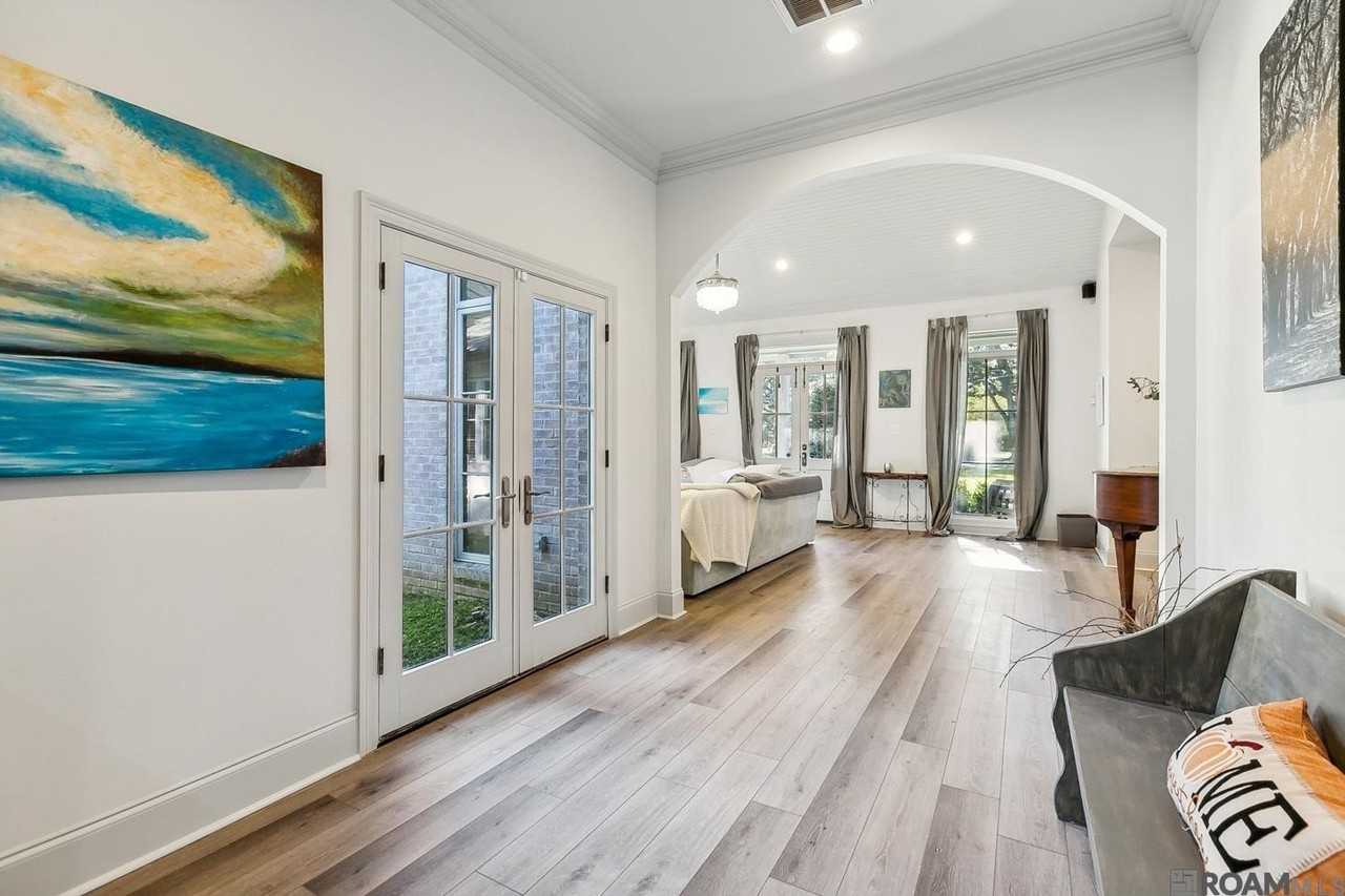6363 Sevenoaks Ave - Photo 4 of 50