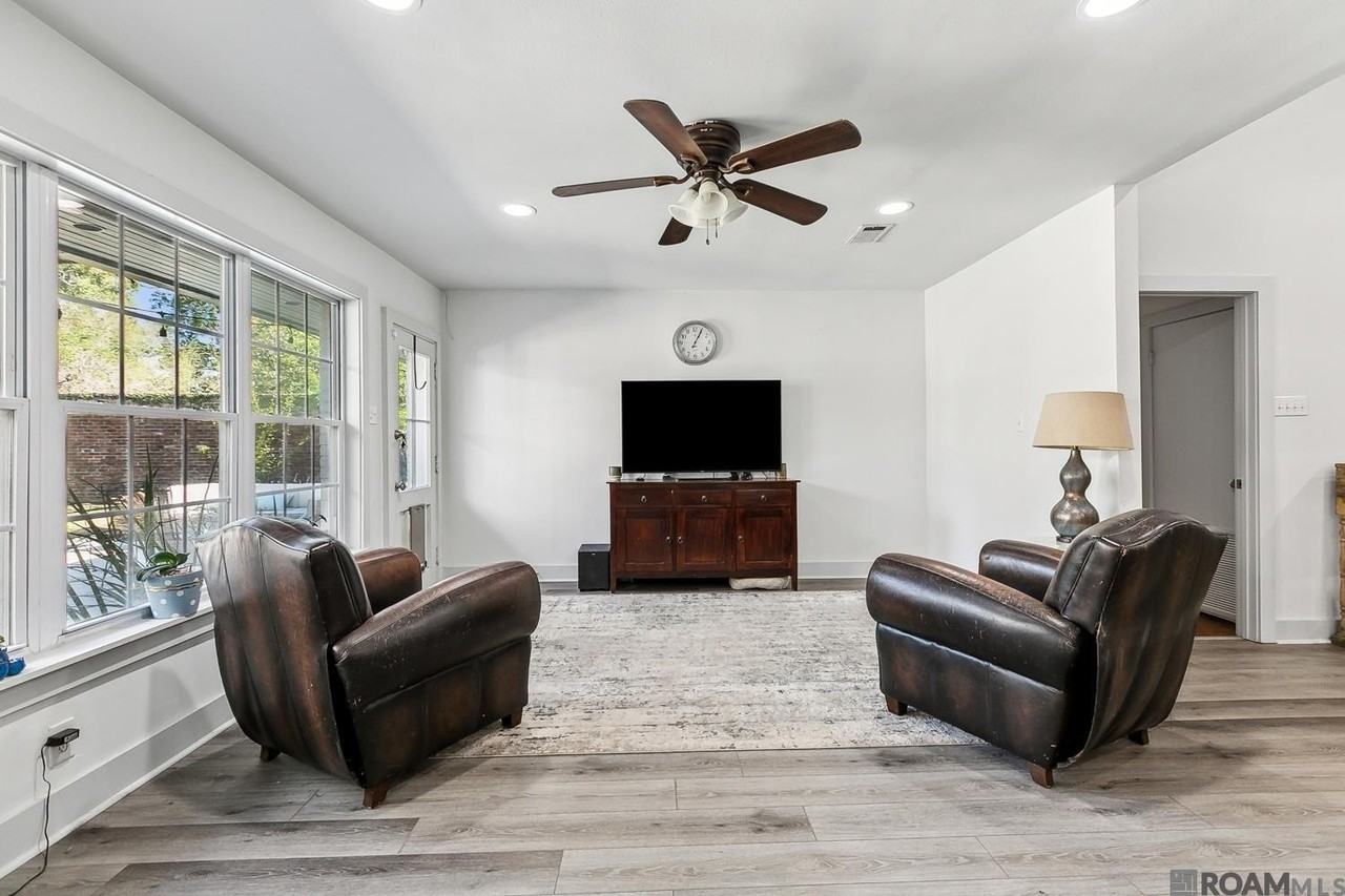 6363 Sevenoaks Ave - Photo 6 of 50
