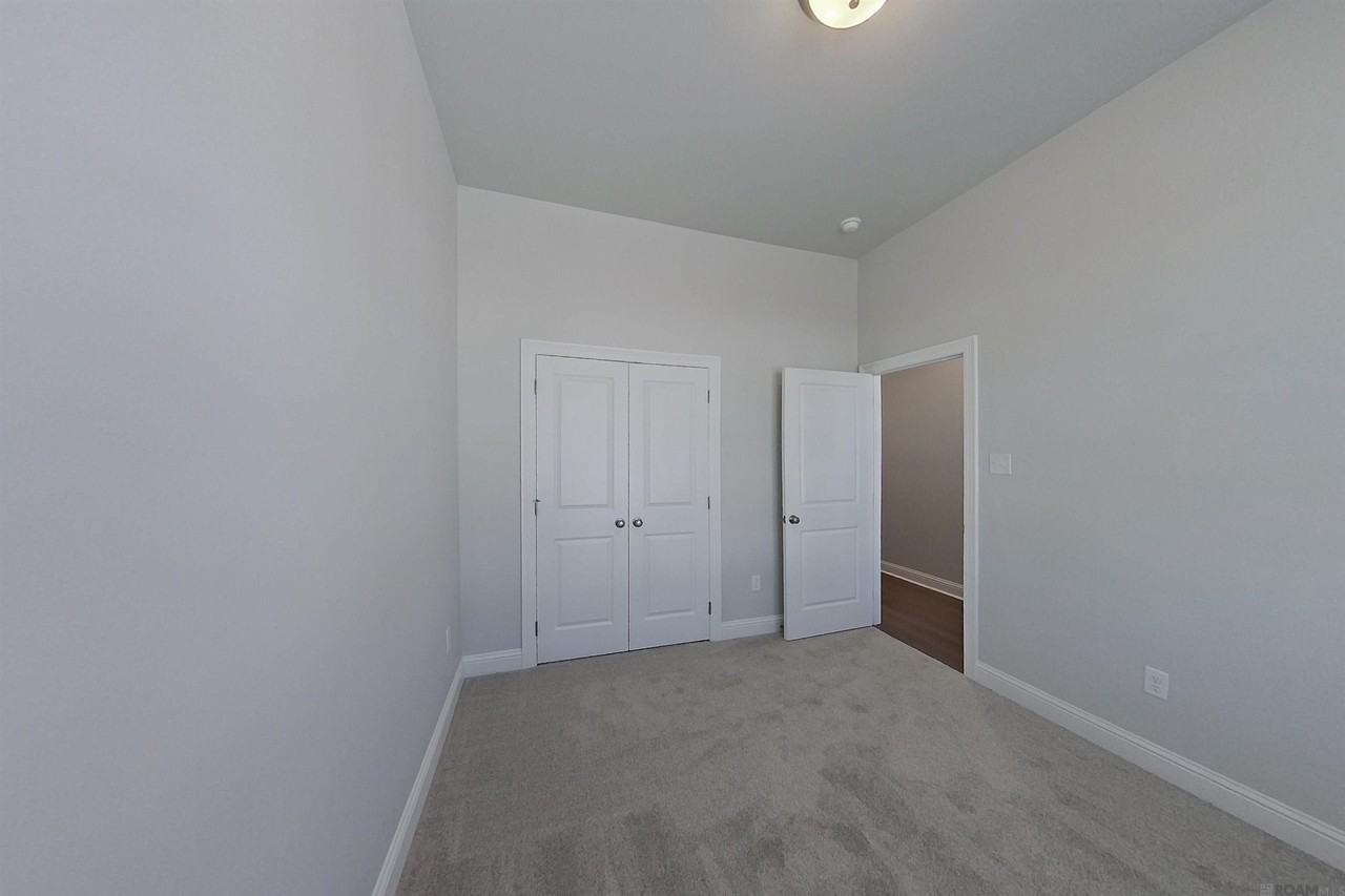 4828 W Dacha Ln - Photo 4 of 15